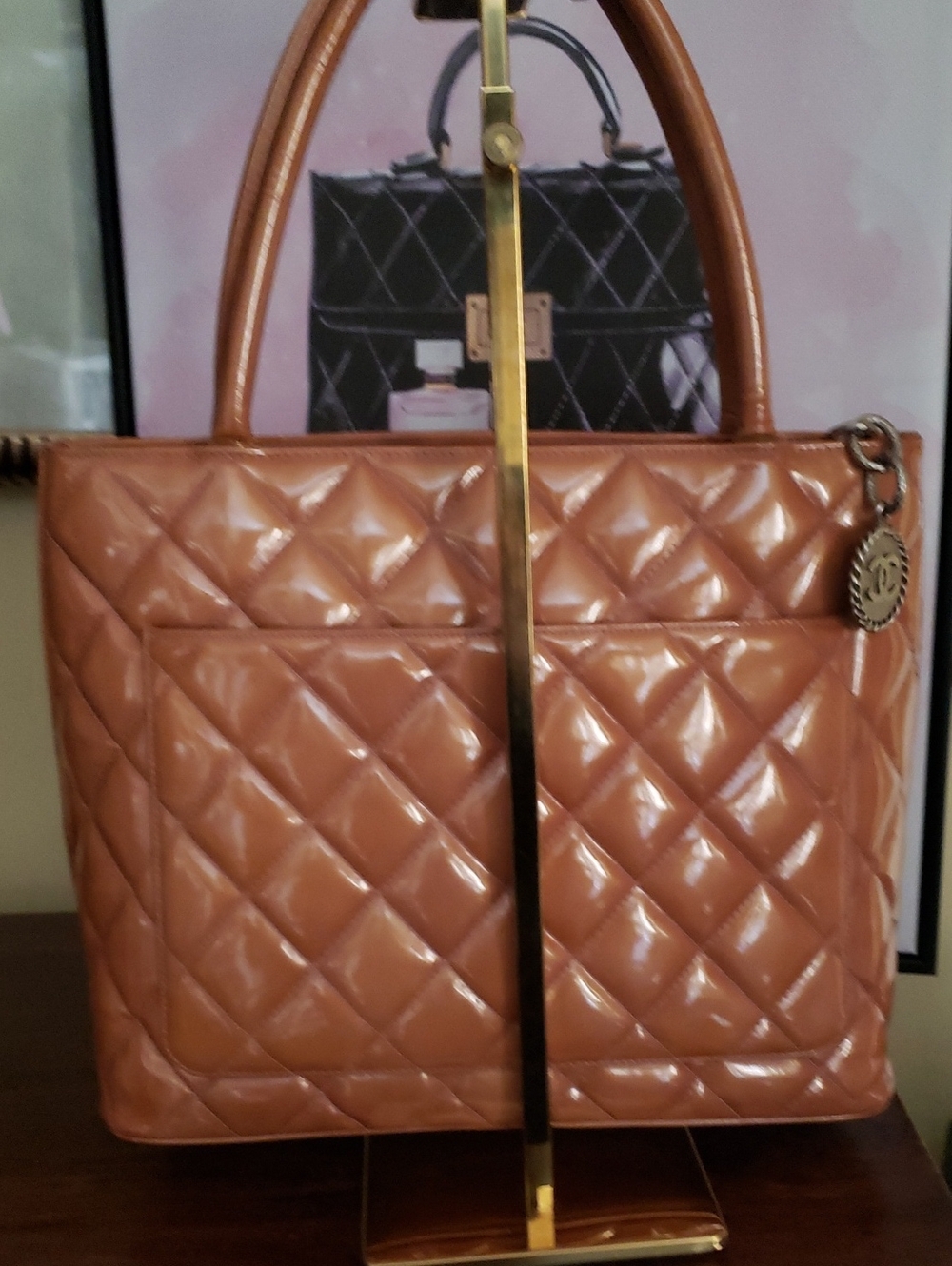 CHANEL Medallion Patent Leather tote bag (Good Condition) - Picture 2 of 16